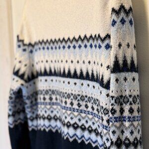 Men’s Old Navy So-Soft Blue and White Crewneck Sweater Large